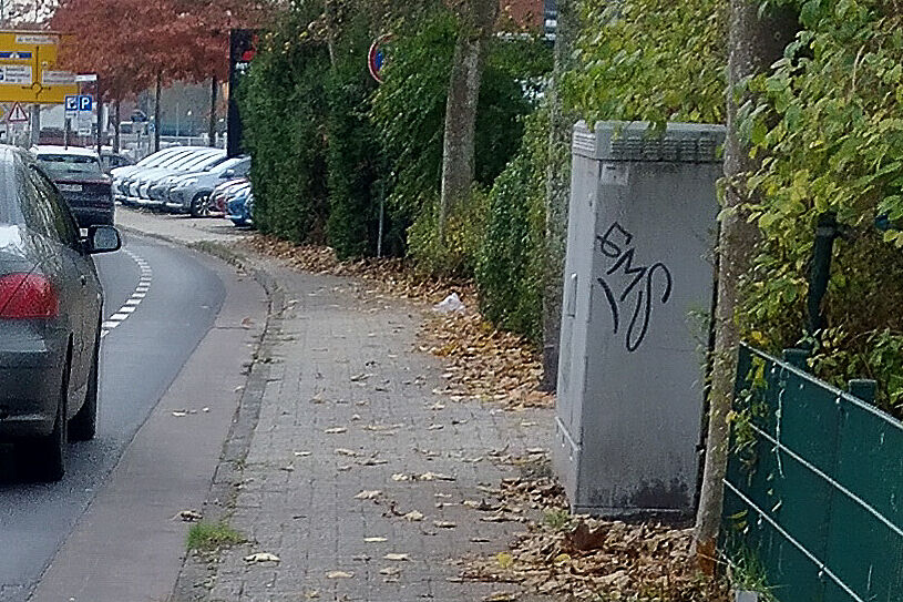Schutzstreifen: Befahren nur bei Gegenverkehr erlaubt Schutzstreifen: Befahren nur bei Gegenverkehr erlaubt