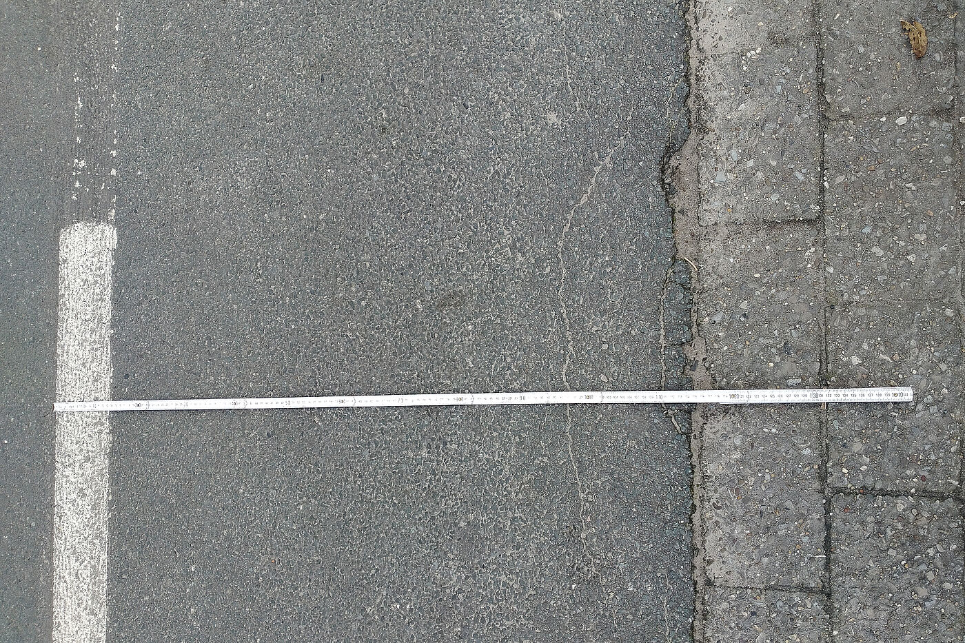 Schutzstreifen: 115 cm ist zu schmal Schutzstreifen: 115 cm ist zu schmal